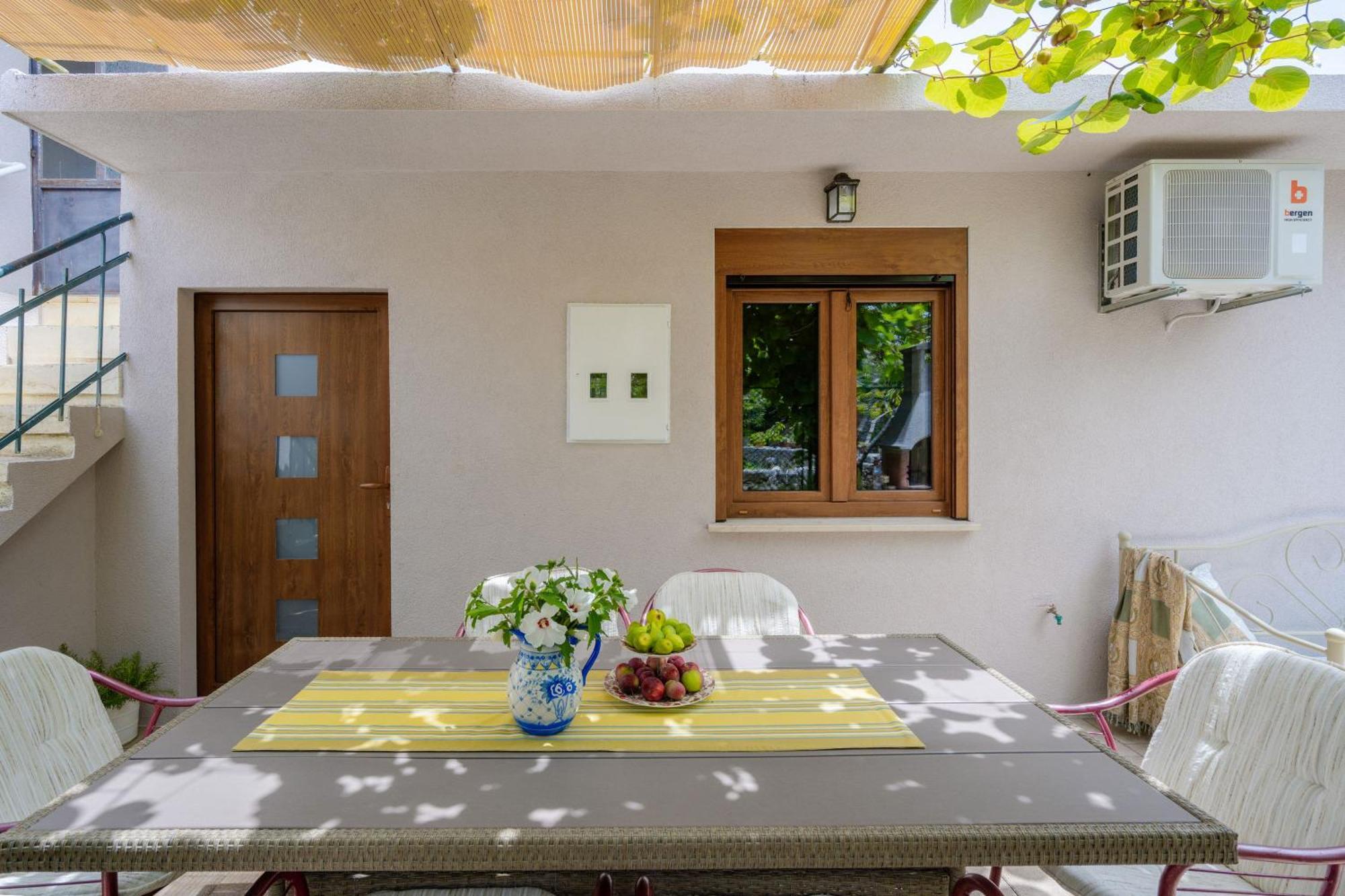 Garden Apartment ヴェラ・ルカ エクステリア 写真
